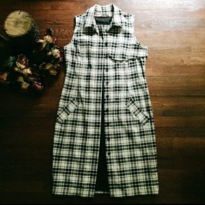Black and white plaid sleeveless trench