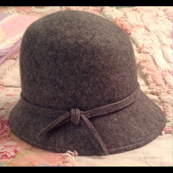 Grey Vintage Cloche Hat. NWOT. OSFM.