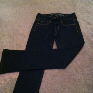 American Eagle Skinny Kick Jeans. Dark wash.