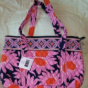 Vera Bradley Loves Me Betsy New with Tags