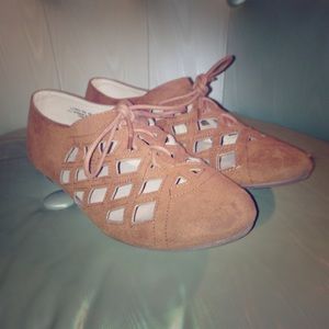 Bamboo Faux Suede Cut Out Flats size 8.5