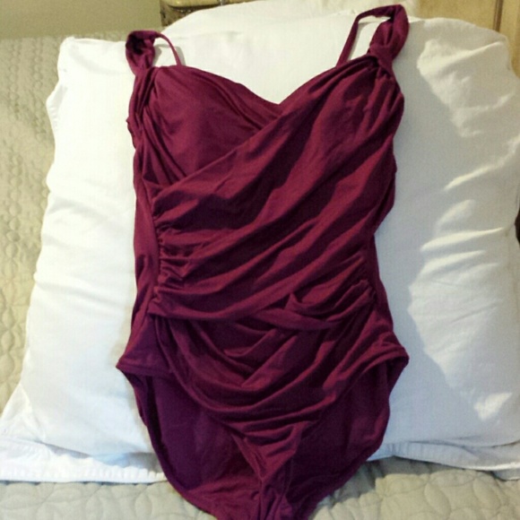 Sexy slimming bathing suit! SOLD OFF LINE