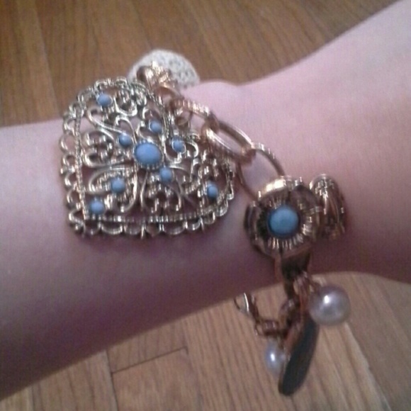 Charm Braclet - Picture 1 of 2