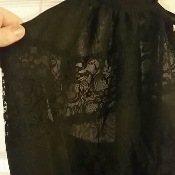 Black lace halter top - Picture 2 of 2