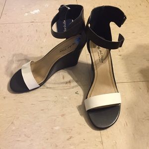 Brand New Kenneth Cole Reaction Wedges
