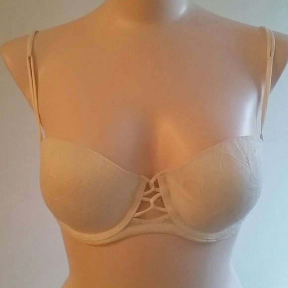 Removable Straps Victorias Secret 34C bra.