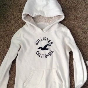 White hollister Sherpa lined hoodie