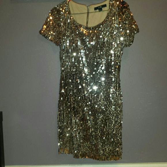 Nude, rose gold & gold sequined mini! F21
