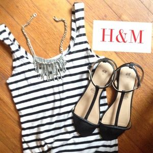black H&M lizard embossed t-strap sandals 11