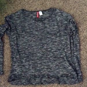 Marled black and white long sleeve pocket tee