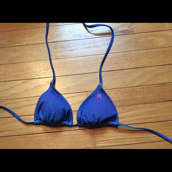 ✨SALE✨Hurley bikini top - Picture 1 of 3