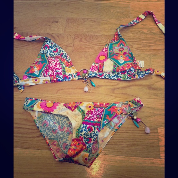 OP bikini with accents - Picture 1 of 4