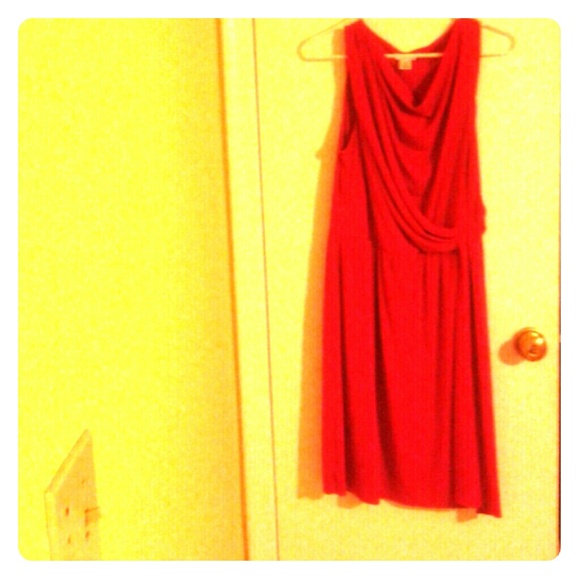 Magenta maternity dress sleeveless
