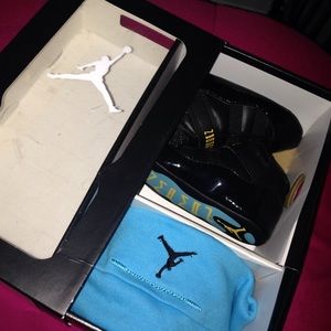 Baby Gamma blues shoe hat set