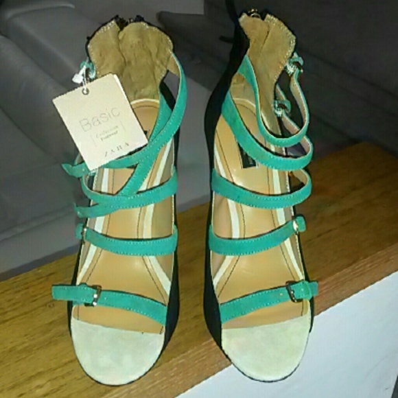 🚫❎SOLD❎❌Zara suede green buckle strap  heel - Picture 3 of 4