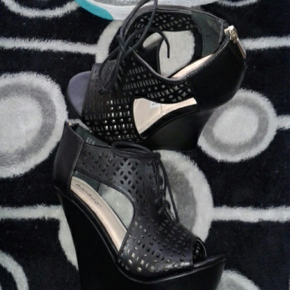 Bamboo Black Wedges