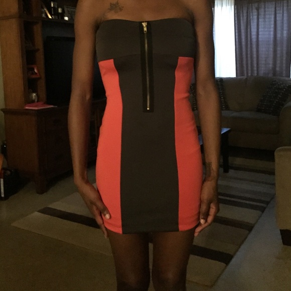 Parry Dress 🎉🎉 - Picture 3 of 3