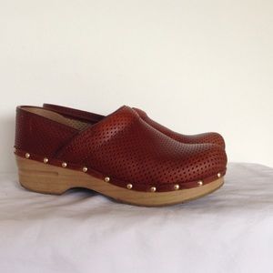 Dansko women's Perfed Pro Clog size 38 brown