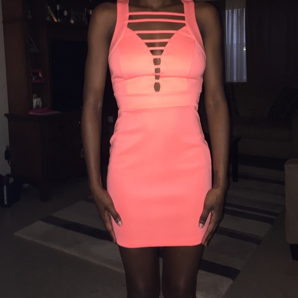 Party Dress 🎉 - Picture 3 of 4