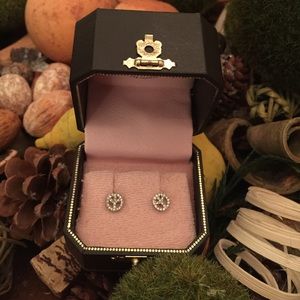 BNWB JUICY COUTURE Peace Earrings