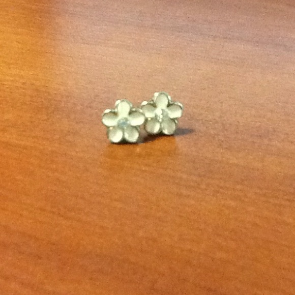 Forever21 cute flower earrings