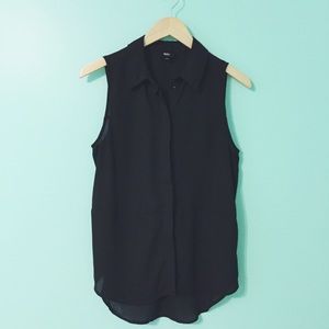 🚫SOLD🚫 Black Sleeveless Button Down Blouse