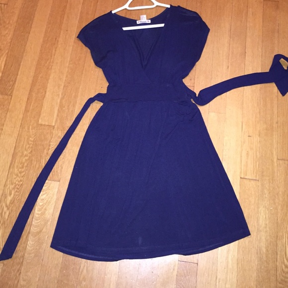Navy blue high waisted v neck tie dress