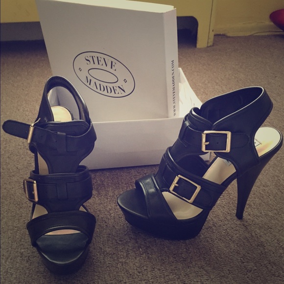 Steve Madden - Critikal- Size 10