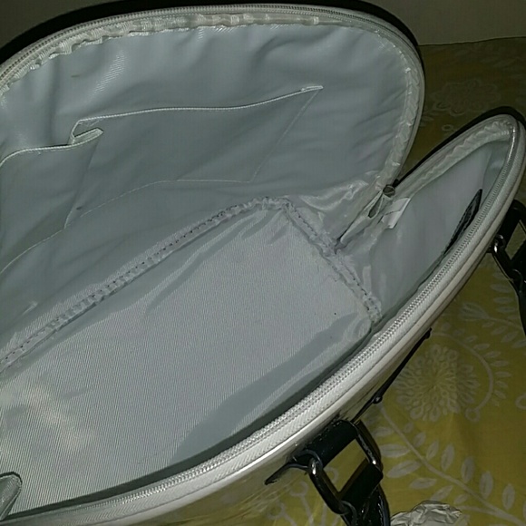 Hello kitty handbag - Picture 4 of 4
