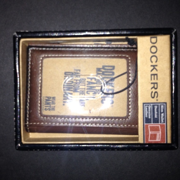 Dockers duo-fold genuine leather wallet