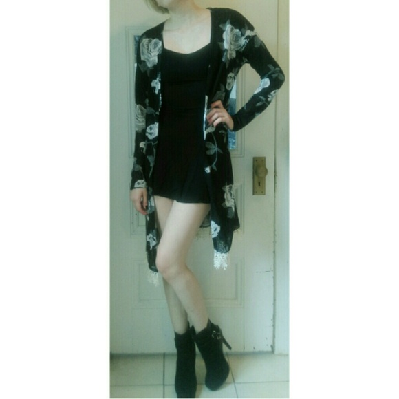 Rose Lace Trim Duster