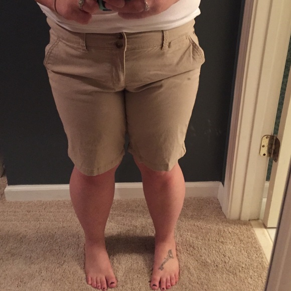 American Eagle bermuda shorts