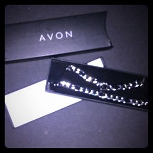 Brand new ⭐️ Avon bracelet and necklace set!
