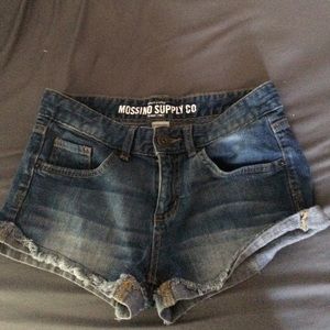 Basic summer jean shorts!