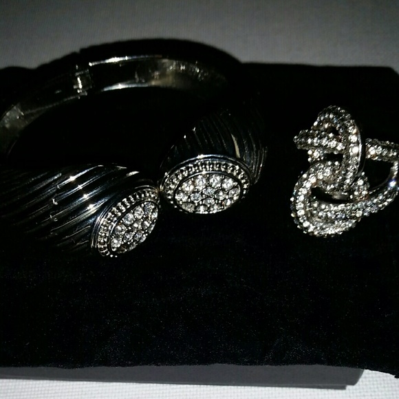 Silver metal bangle and ring set