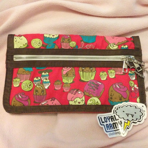 CUPCAKE SWEETS CLUTCH - Picture 1 of 4