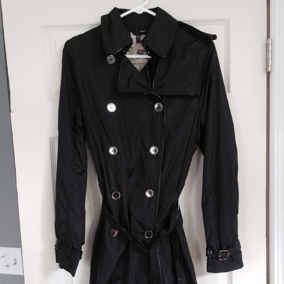 Authentic burberry trench coat.  Size 8. Reduced!!