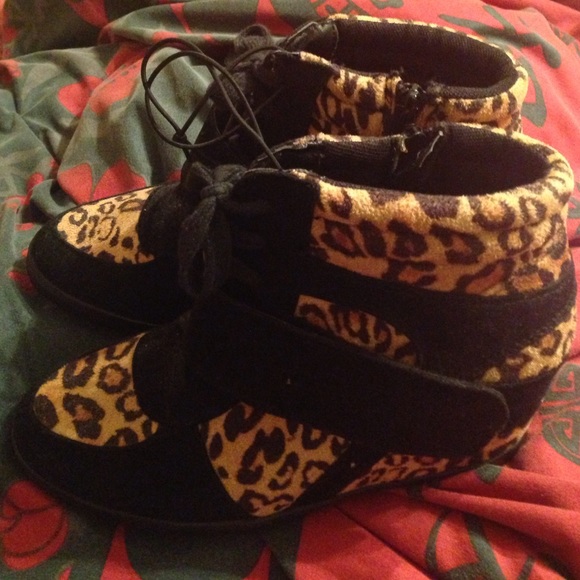 Leopard print wedges
