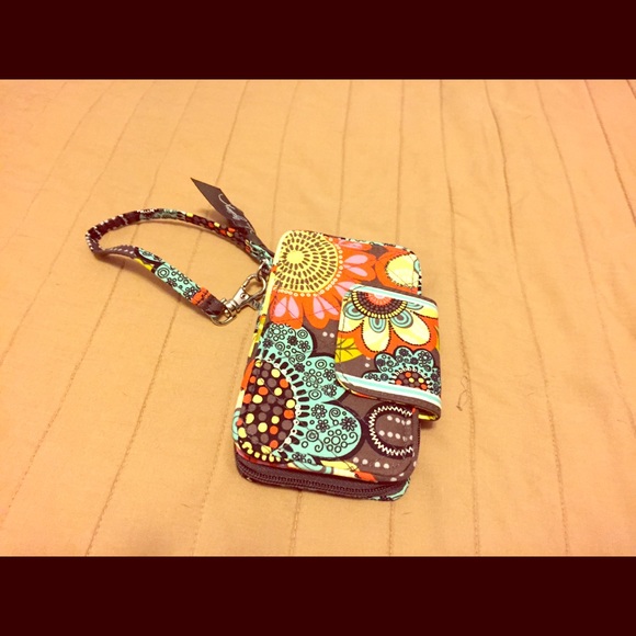 Vera Bradley wristlet, fits iPhone 4 or 5