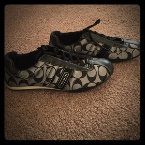 LIKE NEW COACH SNEAKERS SIZE 8 🍁🍃MAKE OFFER 🍃🍁
