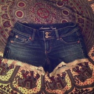 American Eagle lace lined shorts