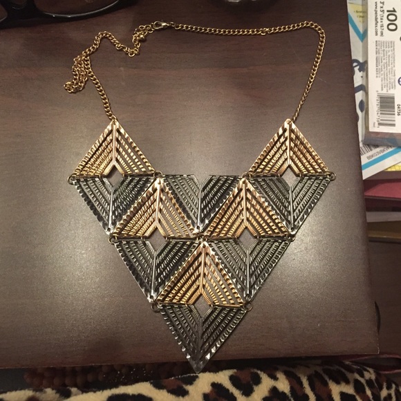 Statement necklace