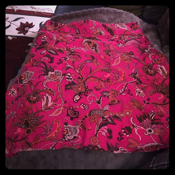 Ann Taylor dark pink/floral skirt size 4