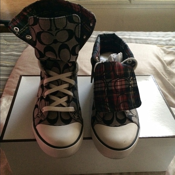 ⭐️ Host pick ⭐️ High top coach sneakers - Picture 3 of 3