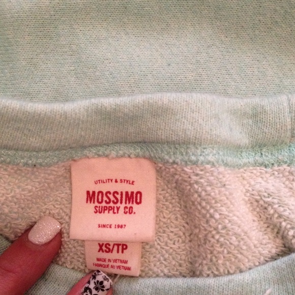 Mint colored long sleeve - Picture 4 of 4