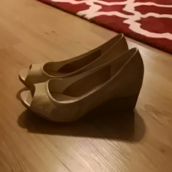 Cole Haan (Nike) Air Tali Wedge, Sandstone Patent