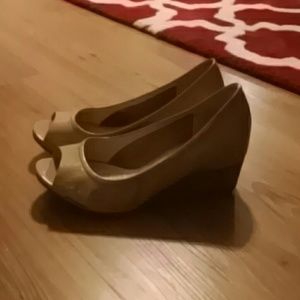 Cole Haan (Nike) Air Tali Wedge, Sandstone Patent