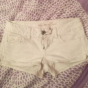 WHITE SHORT SHORTS