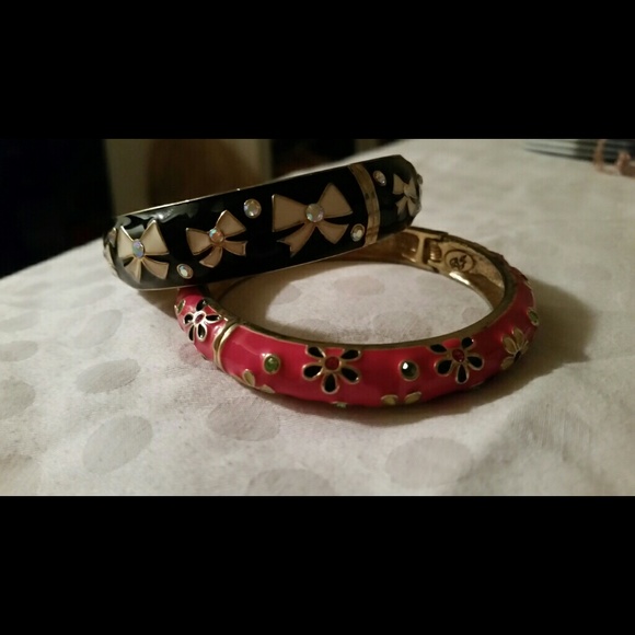 2 bracelets - Picture 2 of 3