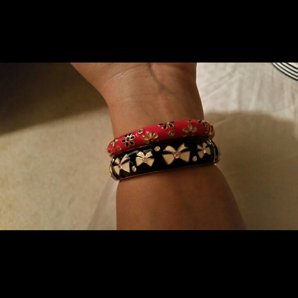 2 bracelets - Picture 3 of 3